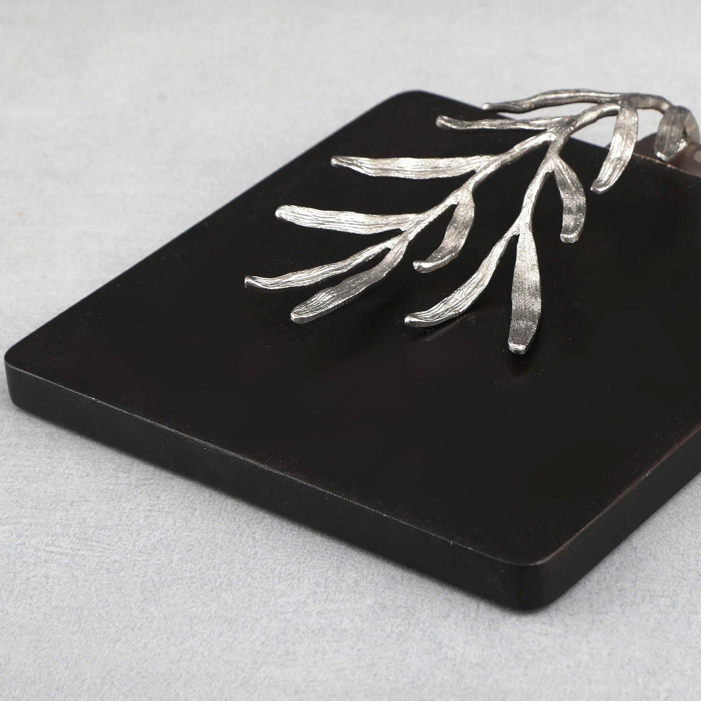 Palm Hand Made Tissue Paper Holder