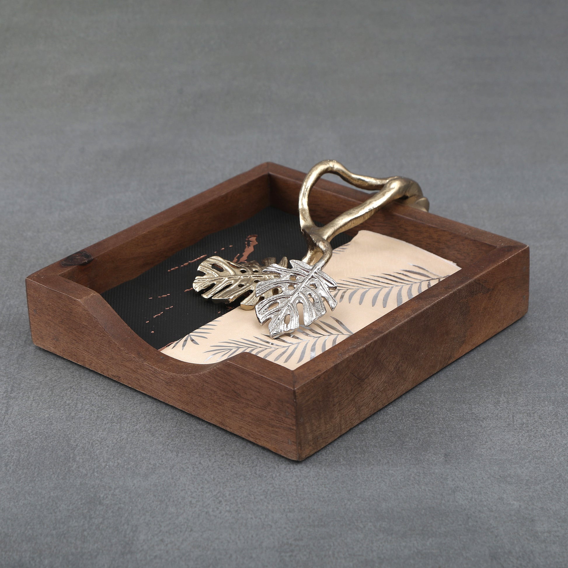 Montera Leaf Hand Made Tissue Paper Holder