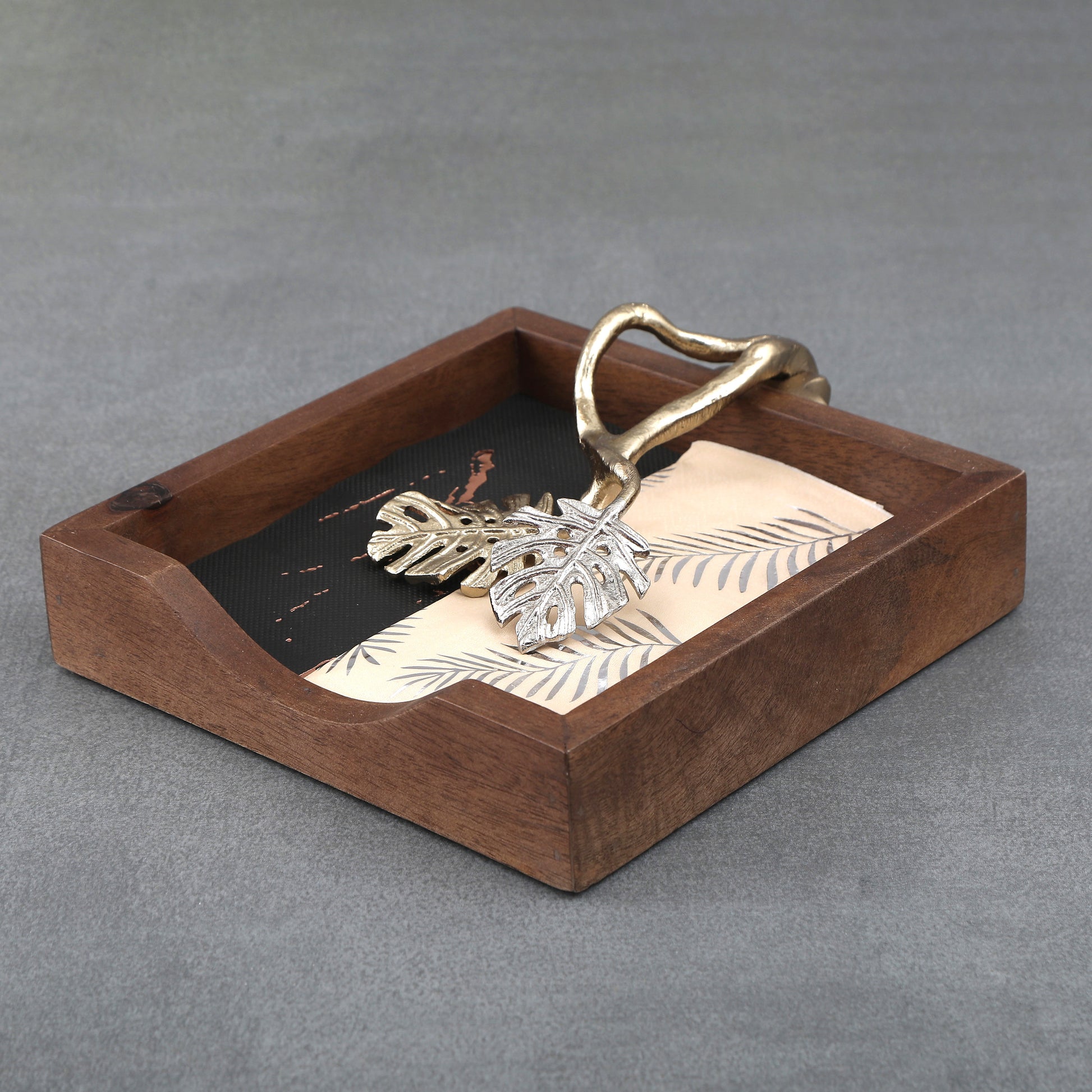 Montera Leaf Hand Made Tissue Paper Holder