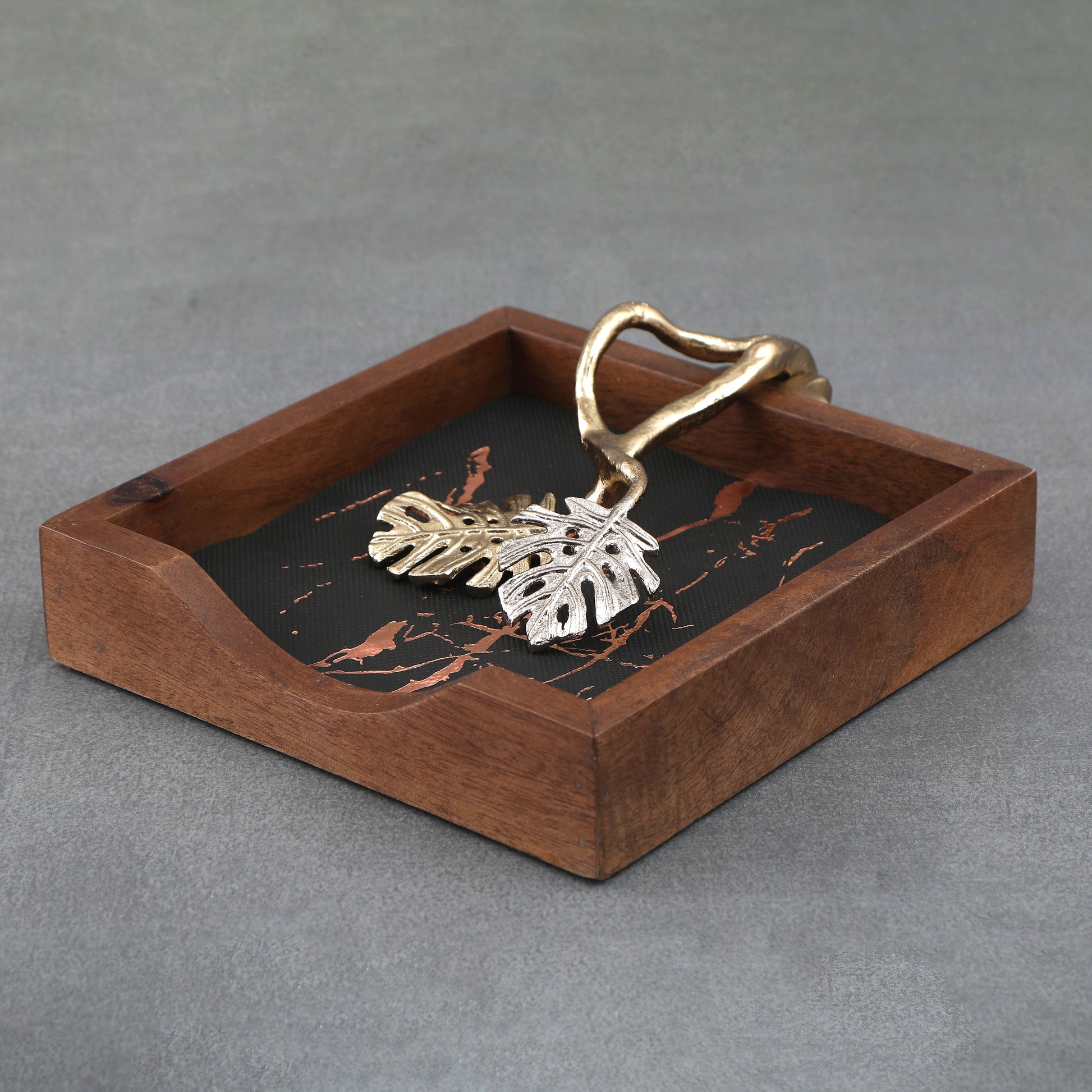 Montera Leaf Hand Made Tissue Paper Holder