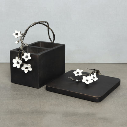 Wooden cutlery & enamel flower tissue holder set-grey